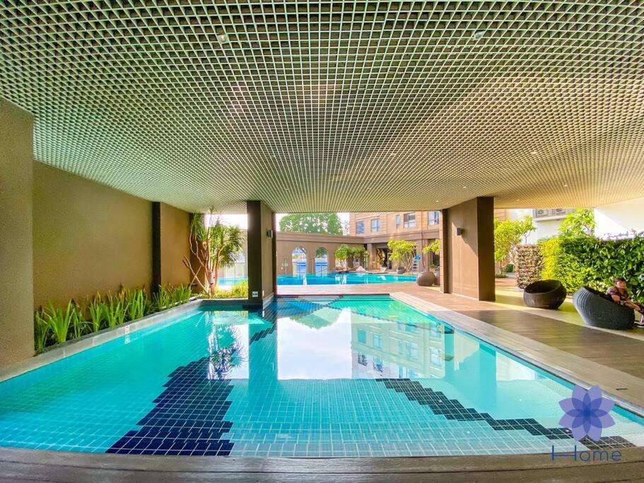 For Rent Near Airport. W/free Gym & Pool Ho Chi Minh City