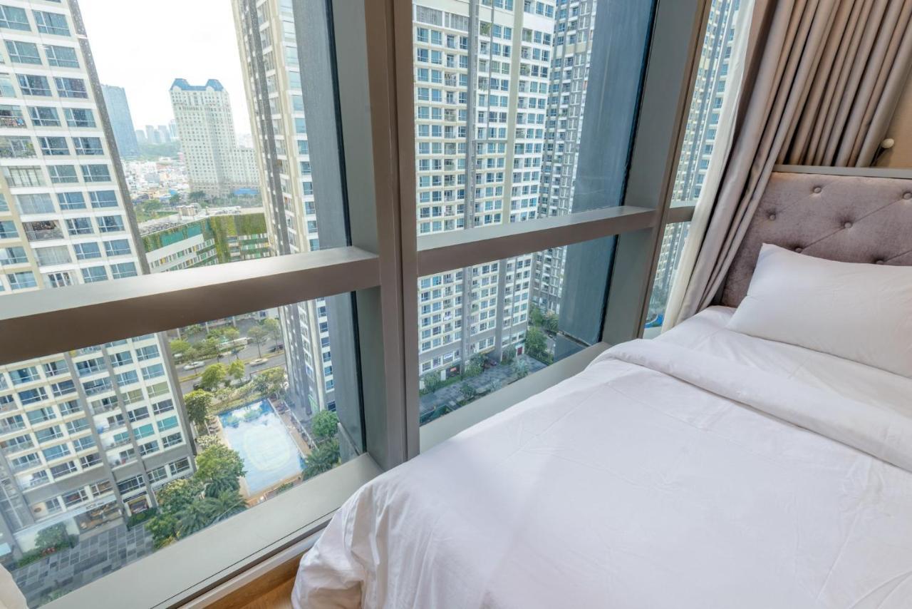 Apartment Royal Landmark 81 Ho Chi Minh City