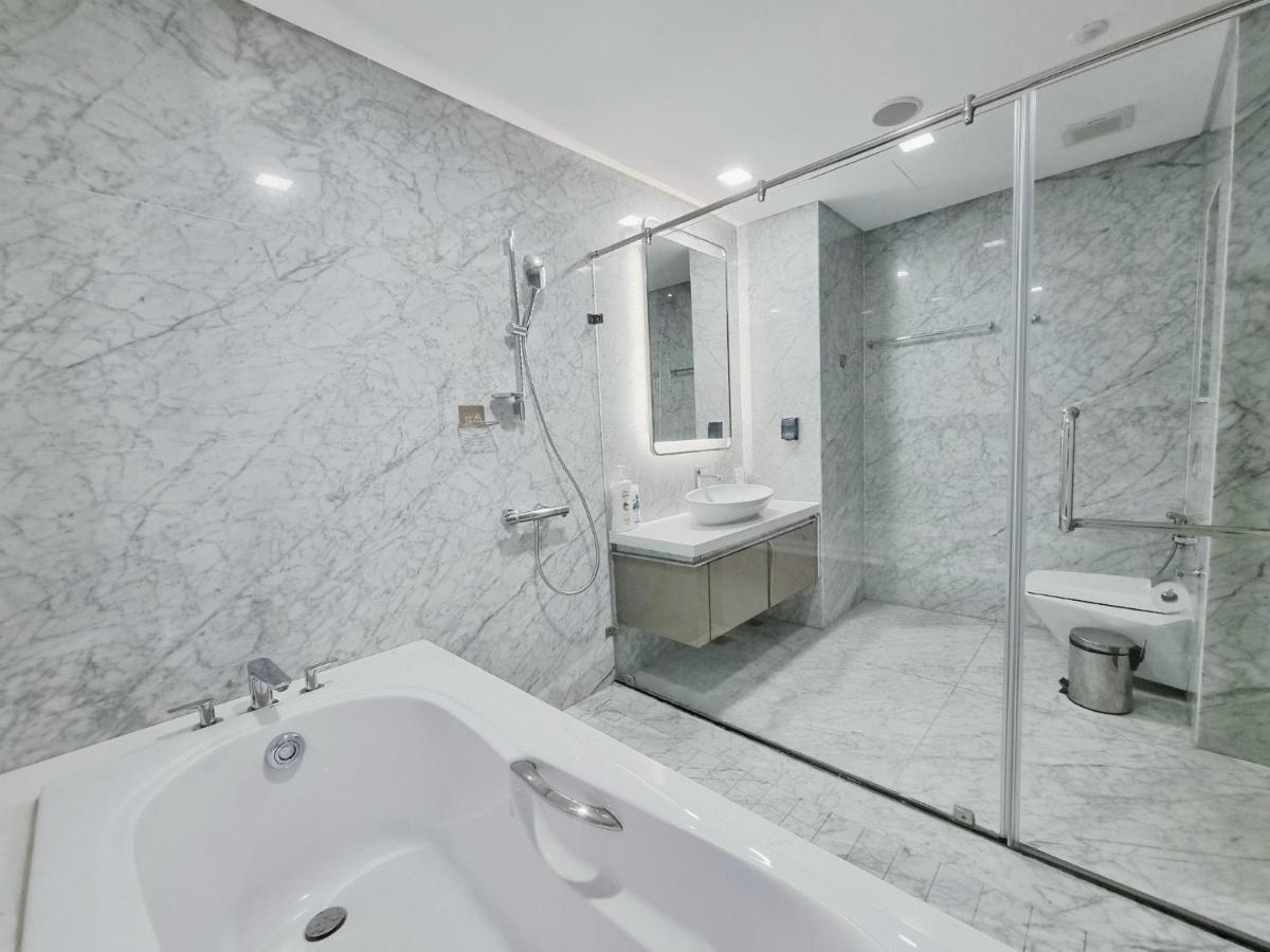 Landmark 81 - Sky Luxury Apartment *