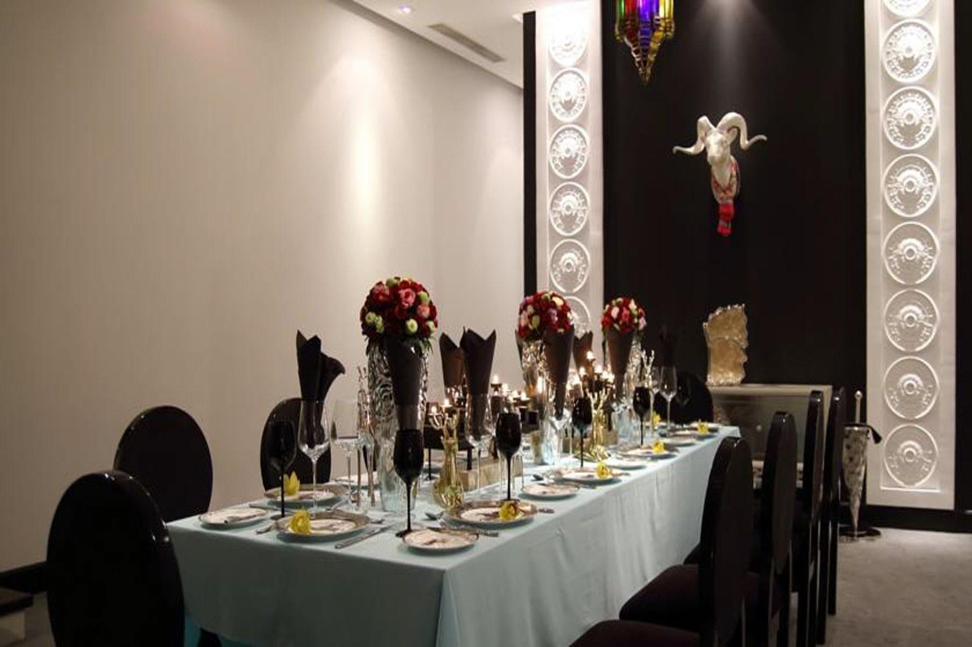 Chloe Gallery Hotel