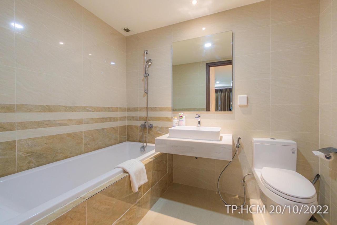 Apartment 123 In Saigon Royal With Panorama View *