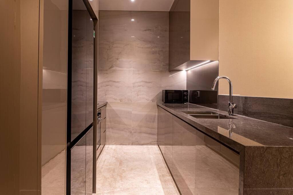 The Marq Luxury District 1 Hcmc 2masterbrs Apartment *
