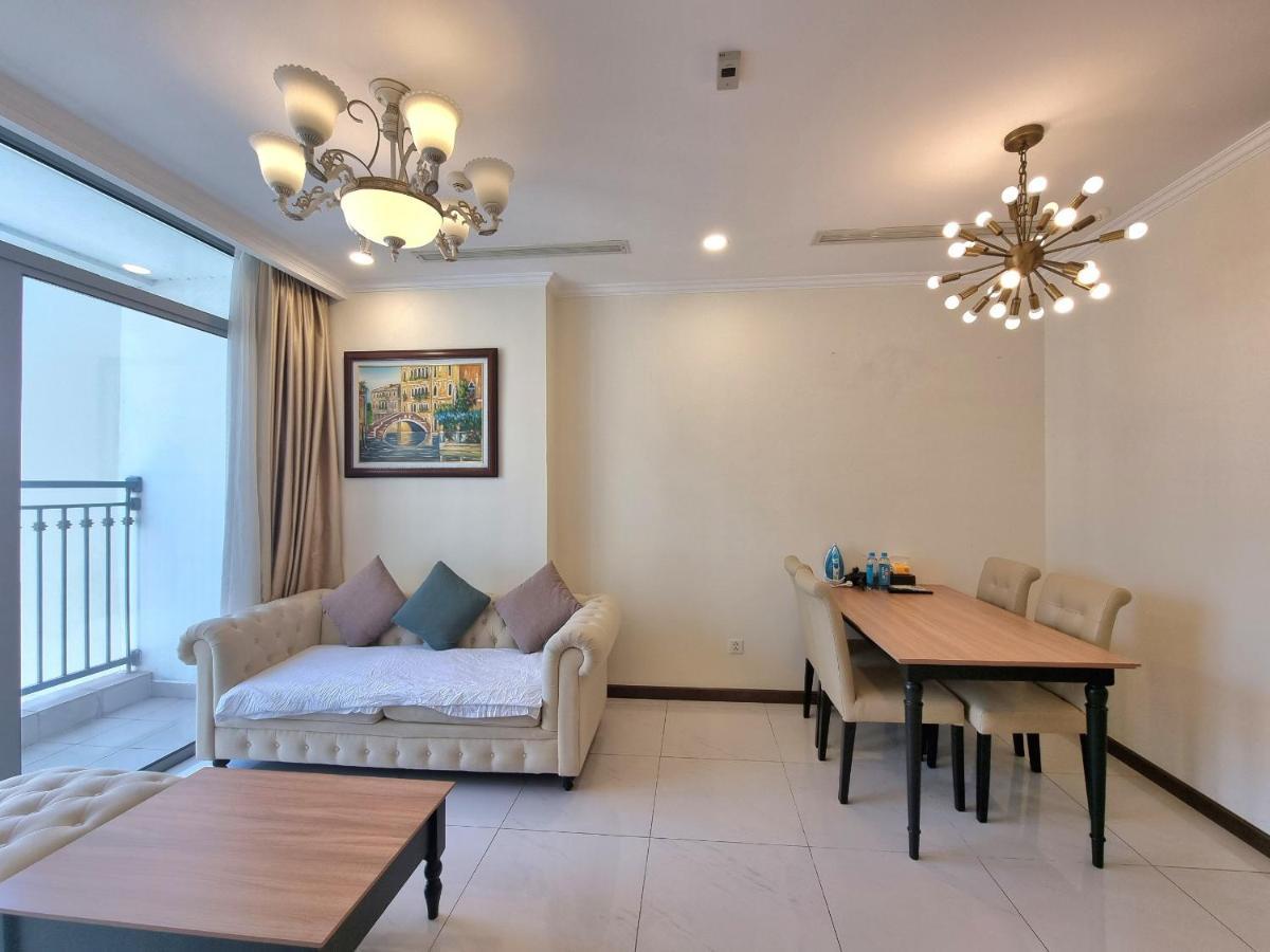 Apartment Queen House - Vinhomes Park *