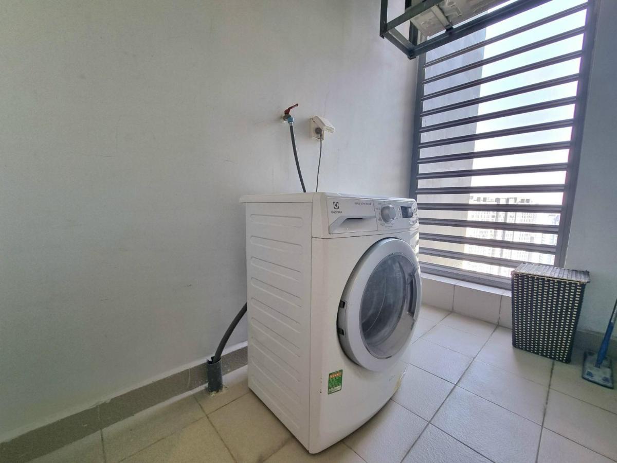 Queen House - Vinhomes Park Apartment