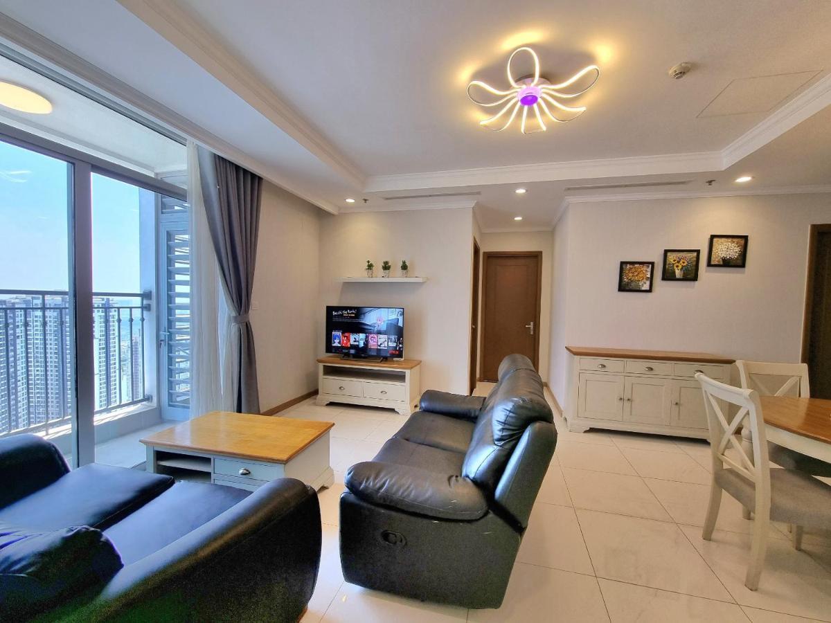 Queen House - Vinhomes Park Apartment Ho Chi Minh City