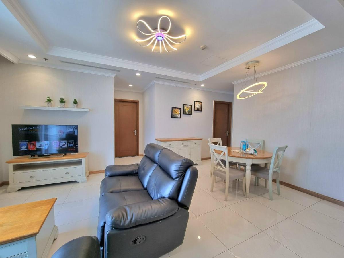 Apartment Queen House - Vinhomes Park Ho Chi Minh City