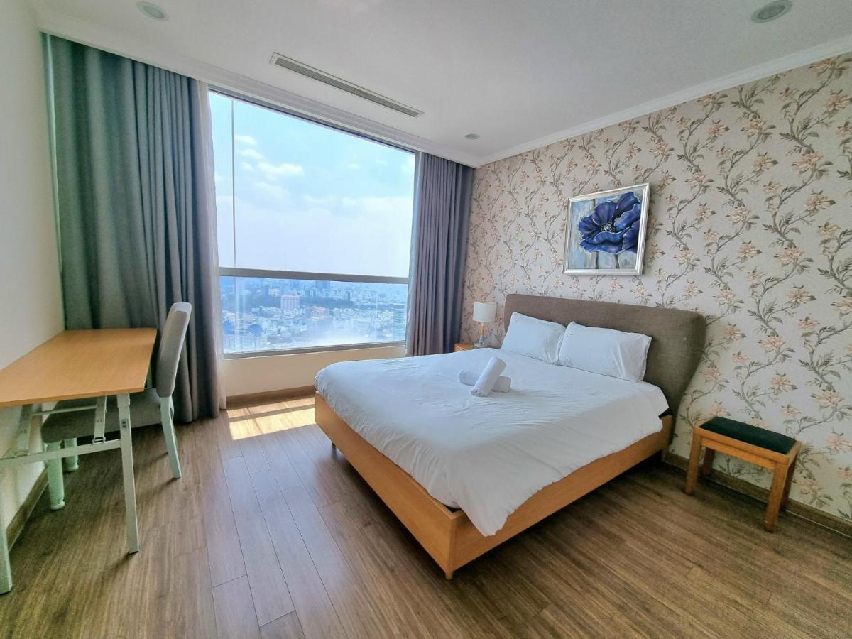 Queen House - Vinhomes Park Apartment *