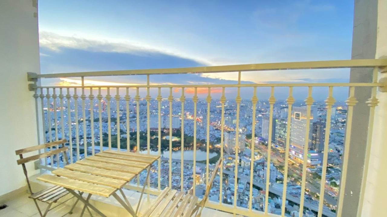 Queen House - Vinhomes Park Apartment