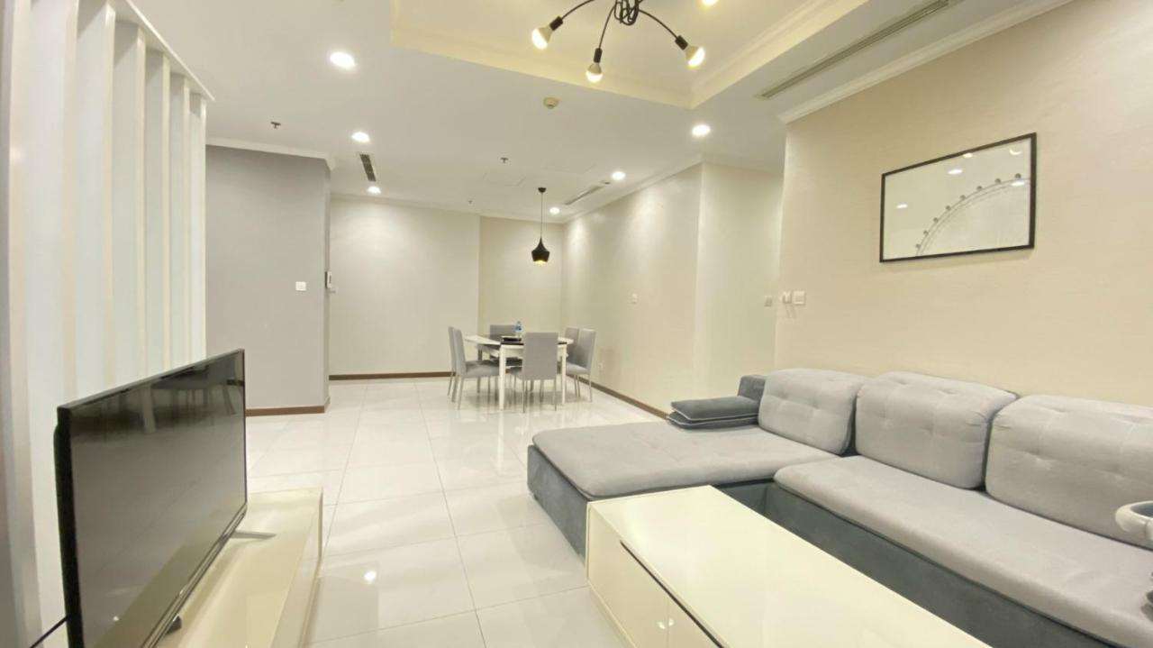 Queen House - Vinhomes Park Apartment