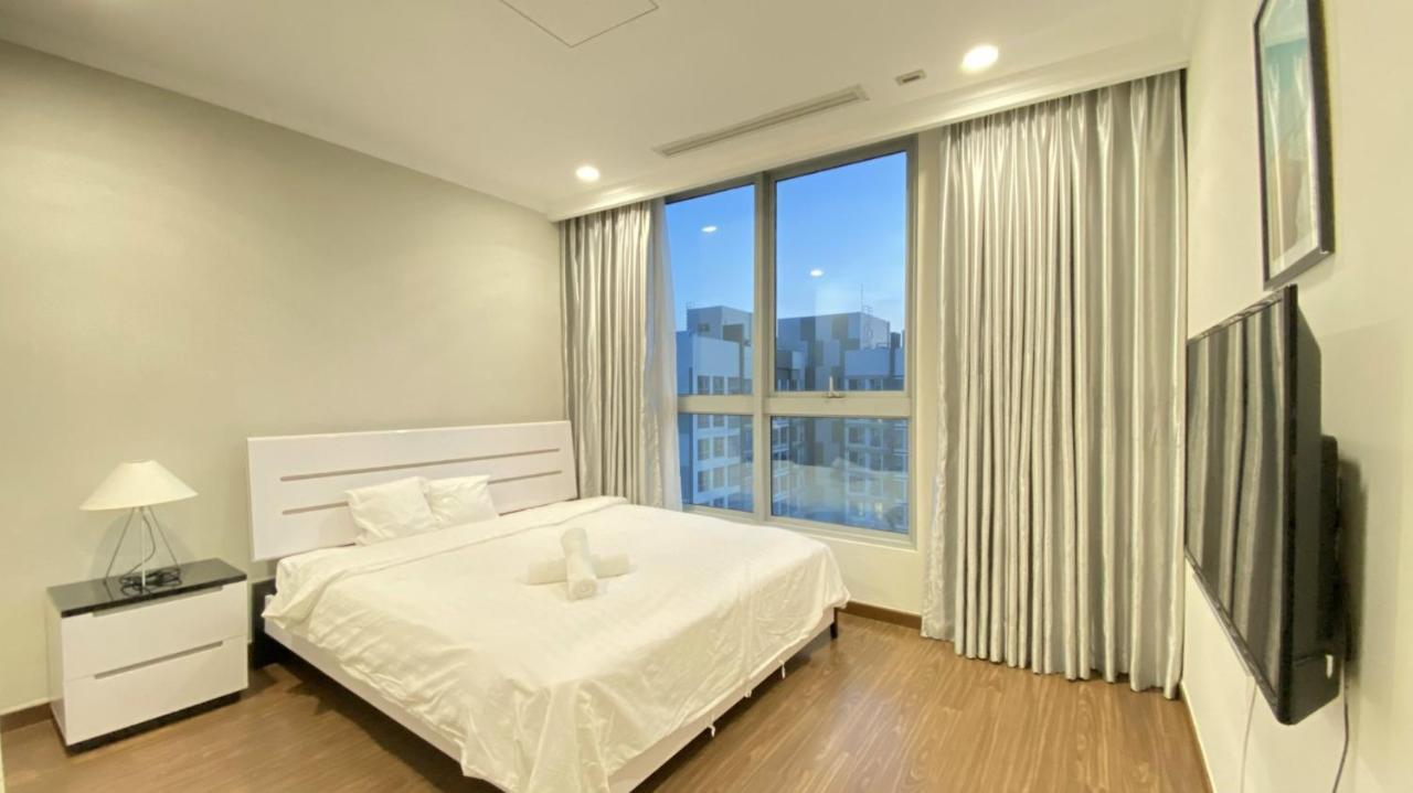 Queen House - Vinhomes Park Apartment Ho Chi Minh City