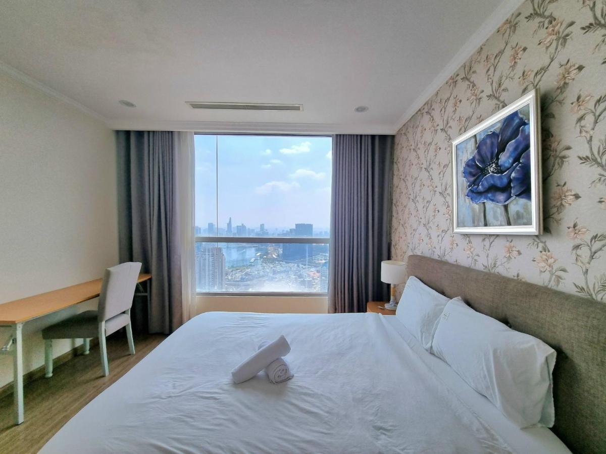 Queen House - Vinhomes Park Apartment