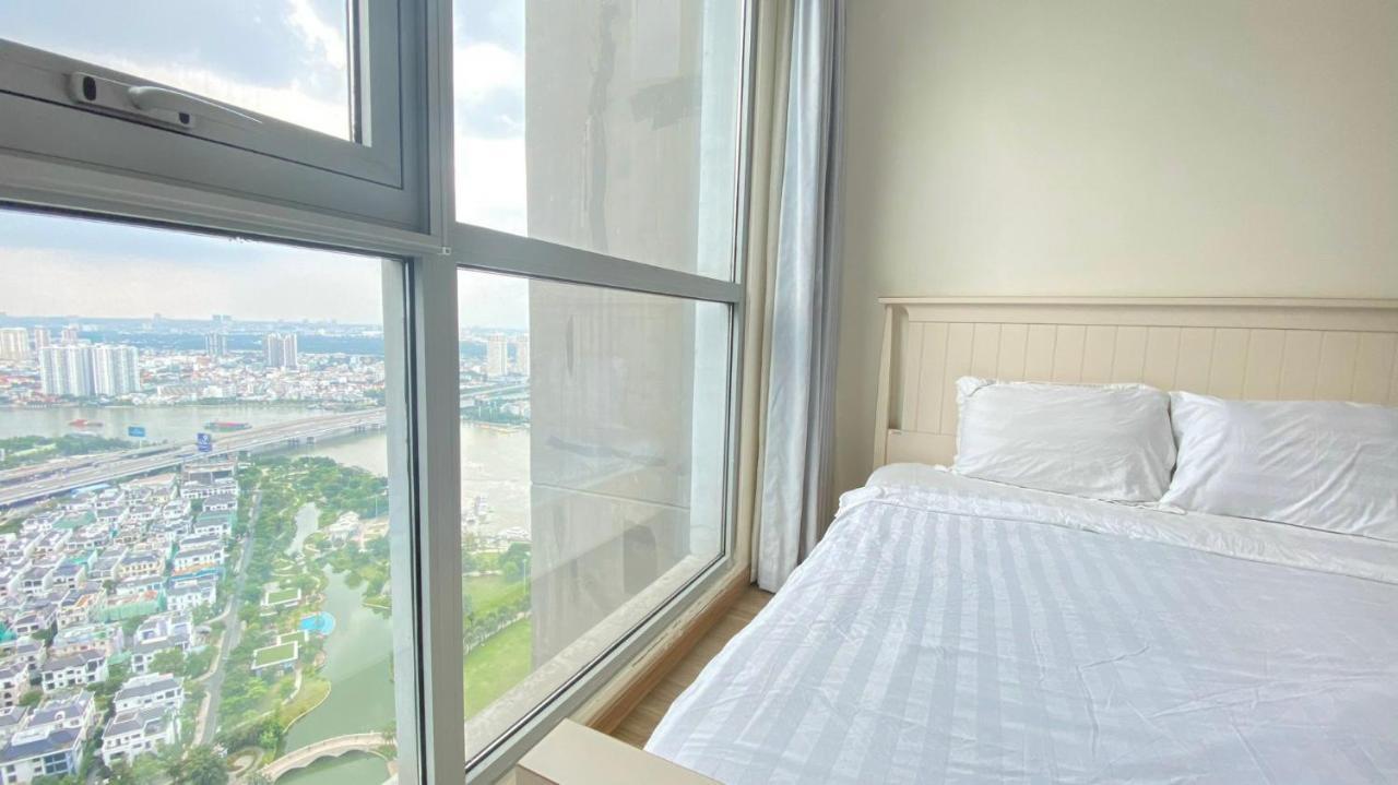 Apartment Queen House - Vinhomes Park *