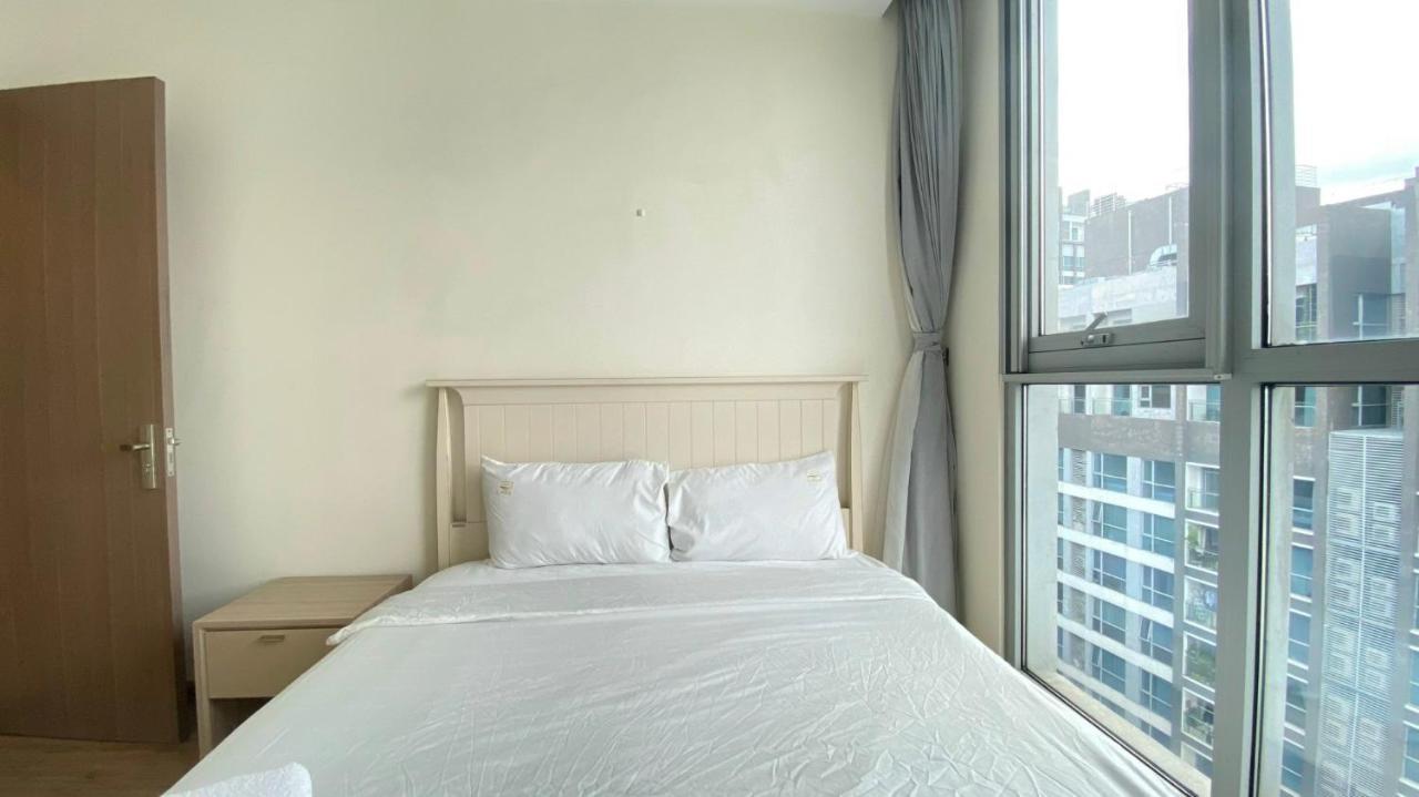 Queen House - Vinhomes Park Apartment *