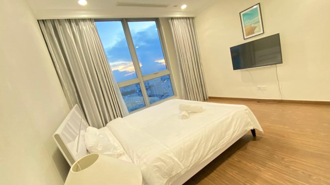 Apartment Queen House - Vinhomes Park *