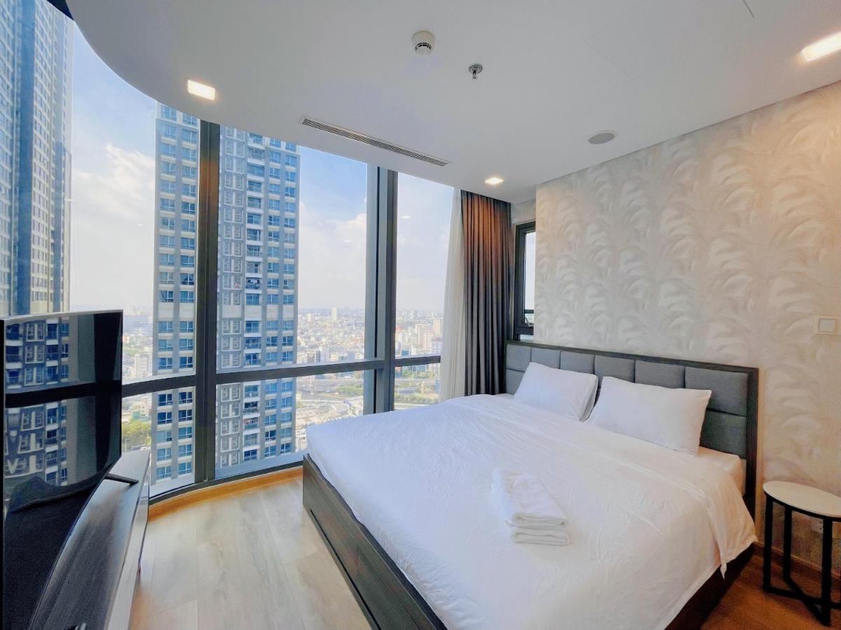 Queen House - Vinhomes Park Apartment