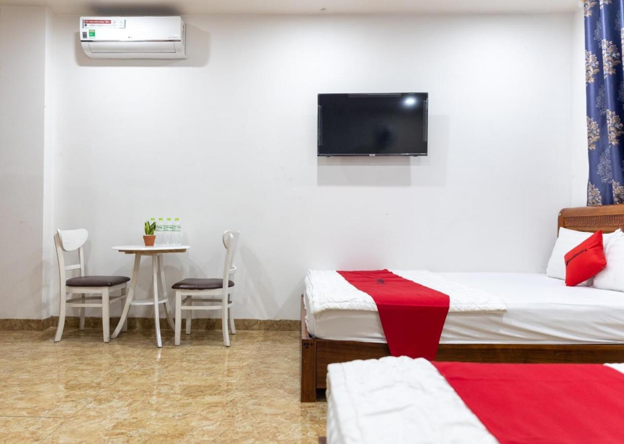 Rita - San Bay Tan Son Nhat- Airport,canh Benh Vien Tam Anh, San Quan Khu 7 Khách sạn