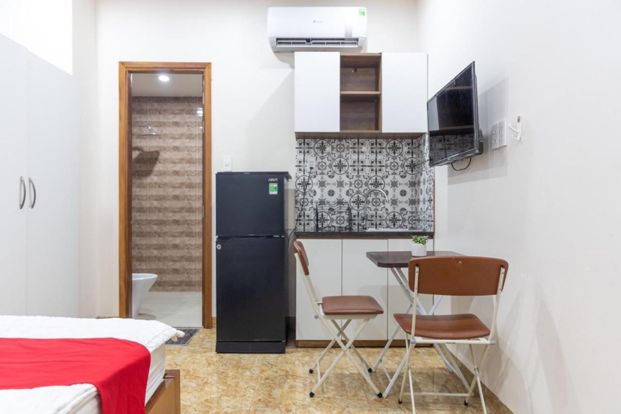 Rita - San Bay Tan Son Nhat- Airport,canh Benh Vien Tam Anh, San Quan Khu 7 Khách sạn