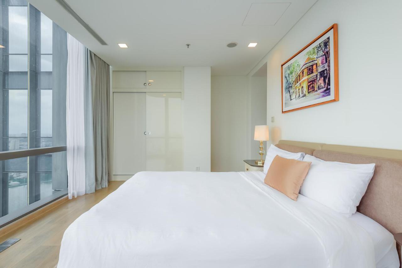 Skyline Tower Landmark 81 Apartment *