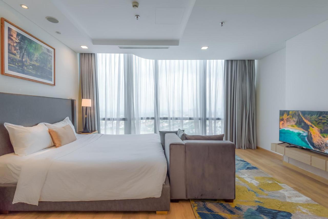 Skyline Tower Landmark 81 Apartment *