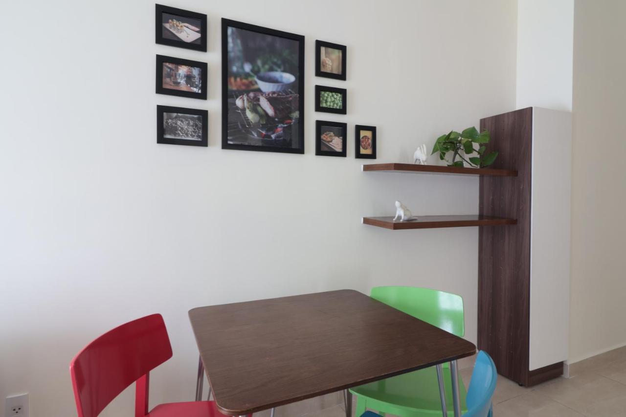Deluxe With Balcony, Pool, Fitness And Yoga * Ho Chi Minh City