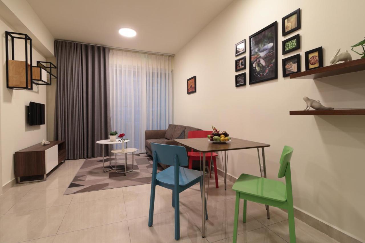 Deluxe With Balcony, Pool, Fitness And Yoga Apartment