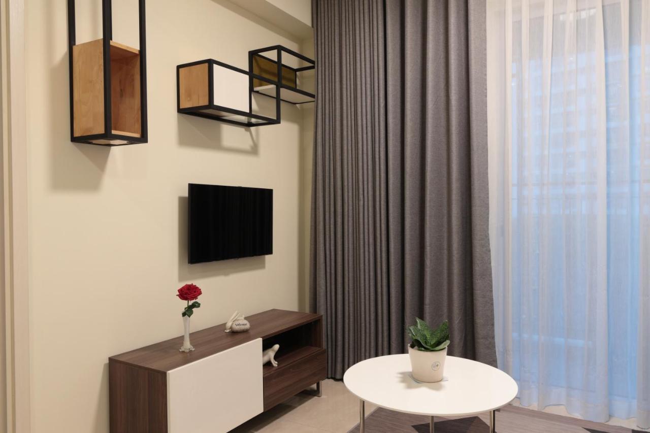 Deluxe With Balcony, Pool, Fitness And Yoga Apartment *