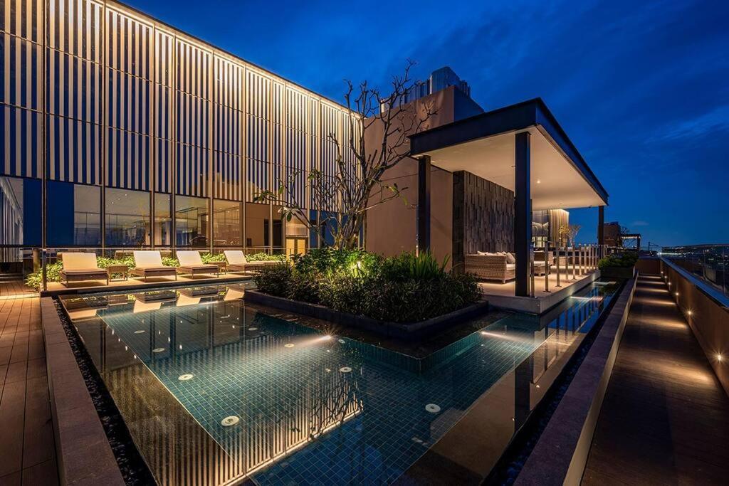 The Marq Luxury District 1 Hcmc 2masterbrs Apartment *