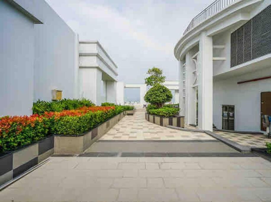 Lynh Saigon D4 *