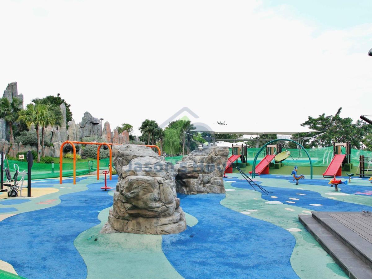 Jason's House - Vinhomes Park