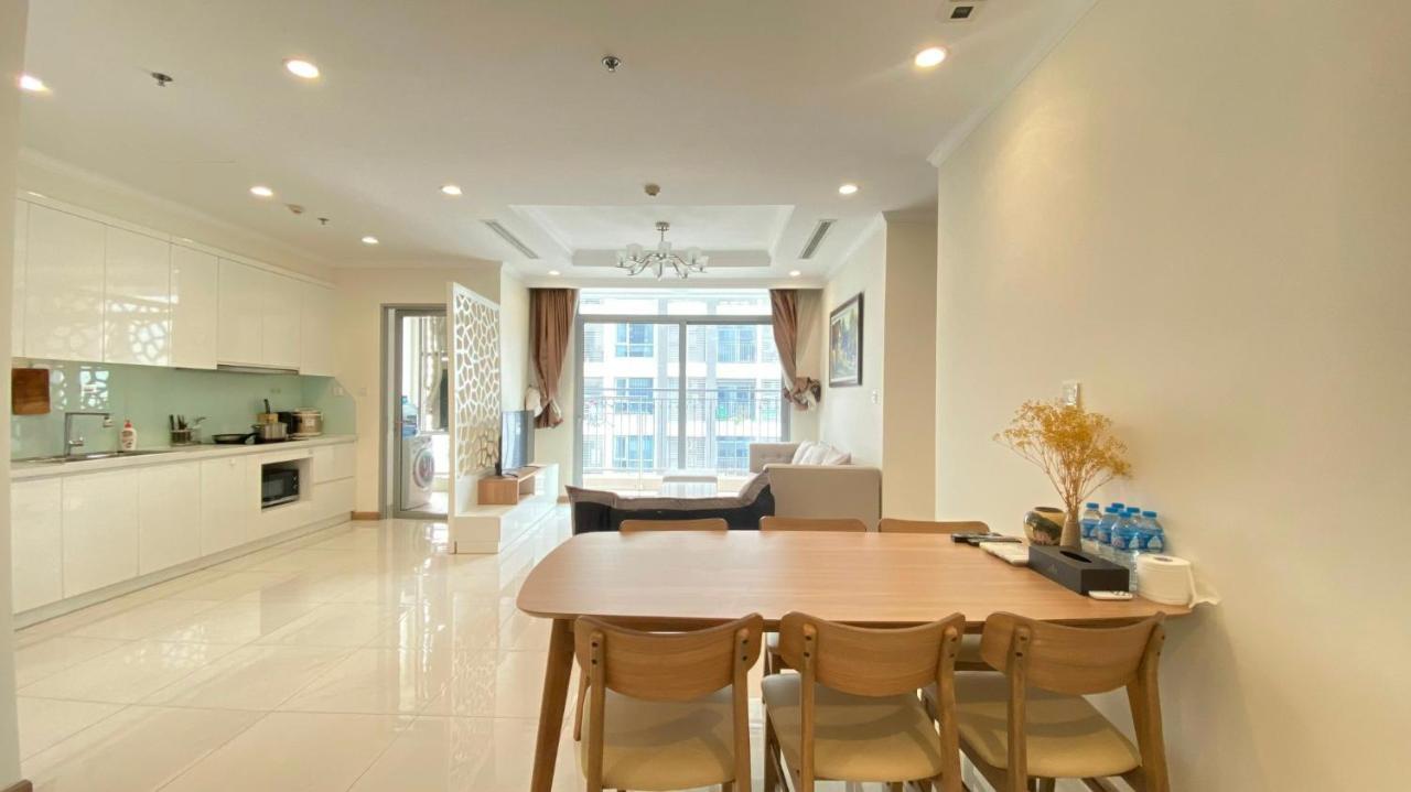 Cao House Saigon - Vinhomes Park Apartment *