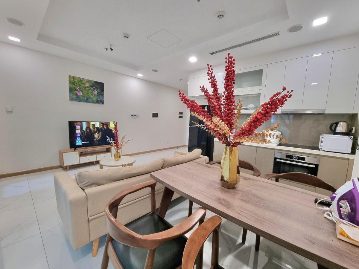 Apartment Cao House Saigon - Vinhomes Park