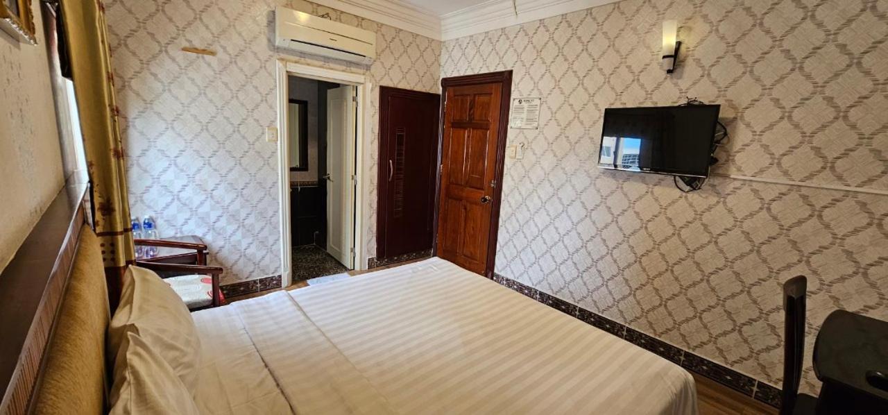 Cosmo Hotel 3*