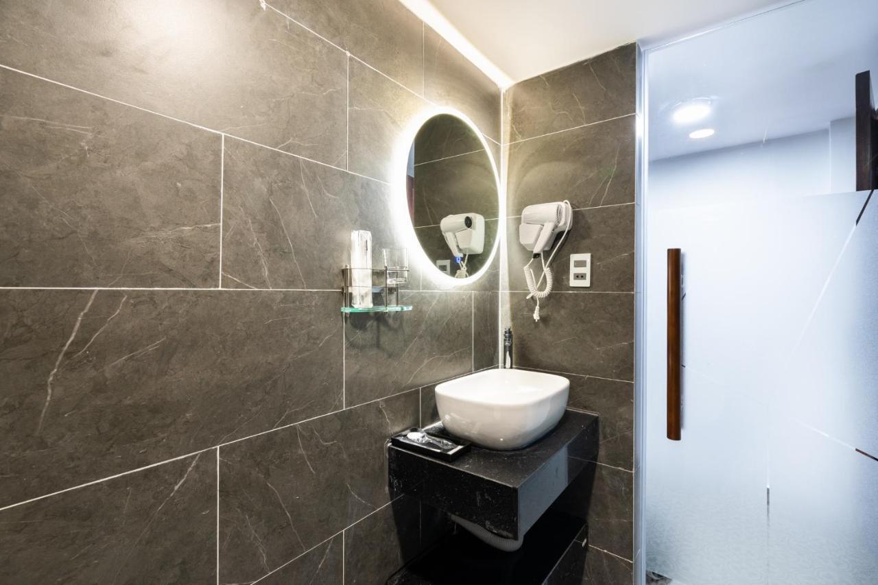 G9 Homestay - De Tham Homestay Ho Chi Minh City