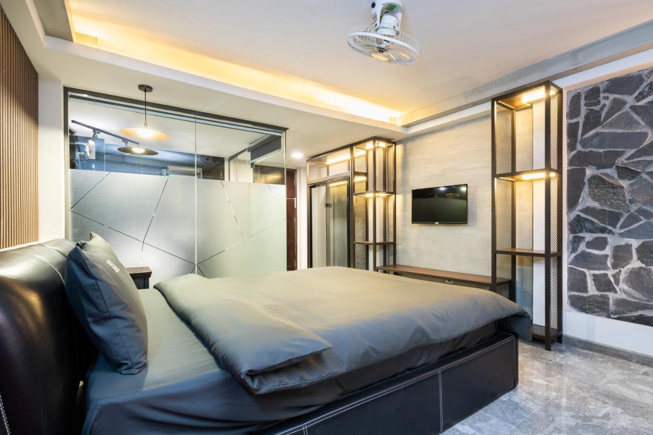 G9 Homestay - De Tham Homestay Ho Chi Minh City