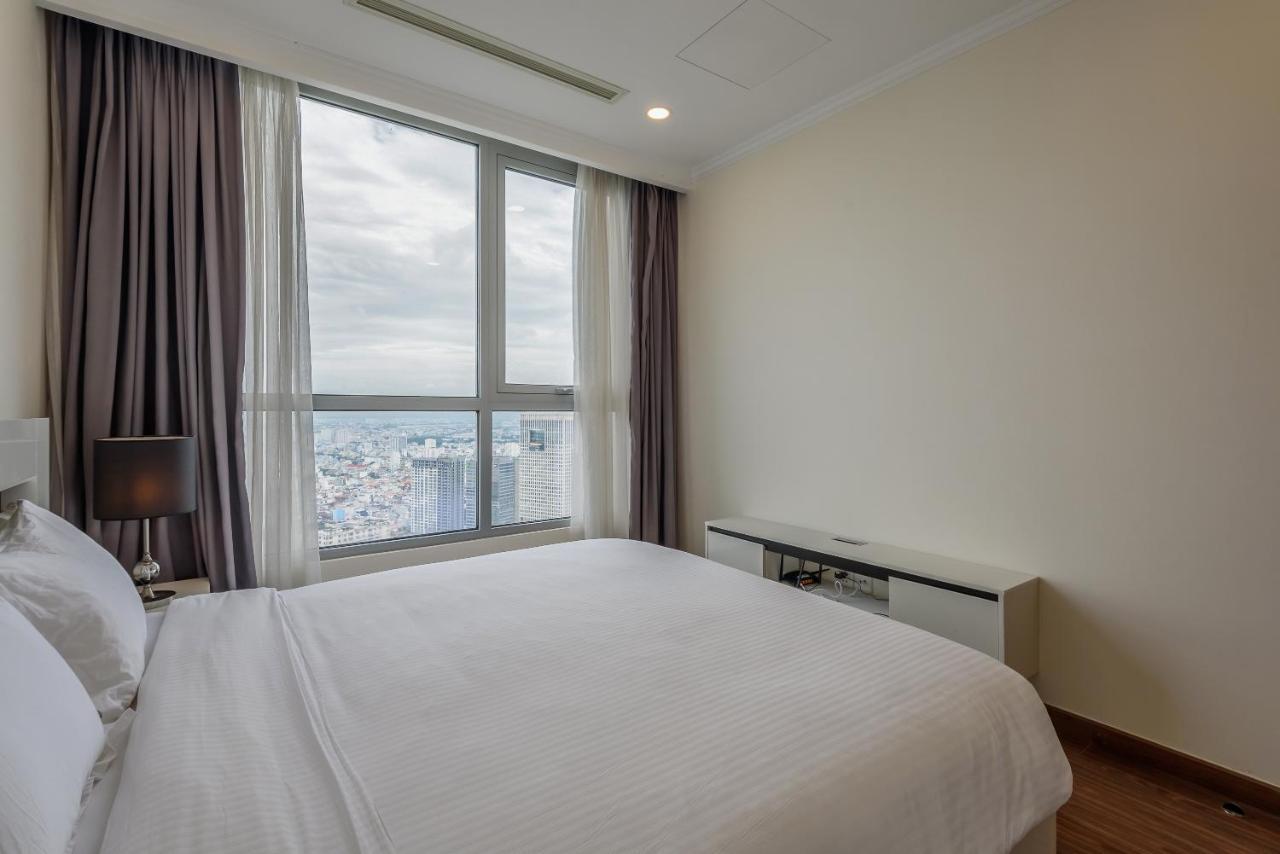 Luxe Living - Vinhomes Park Apartment