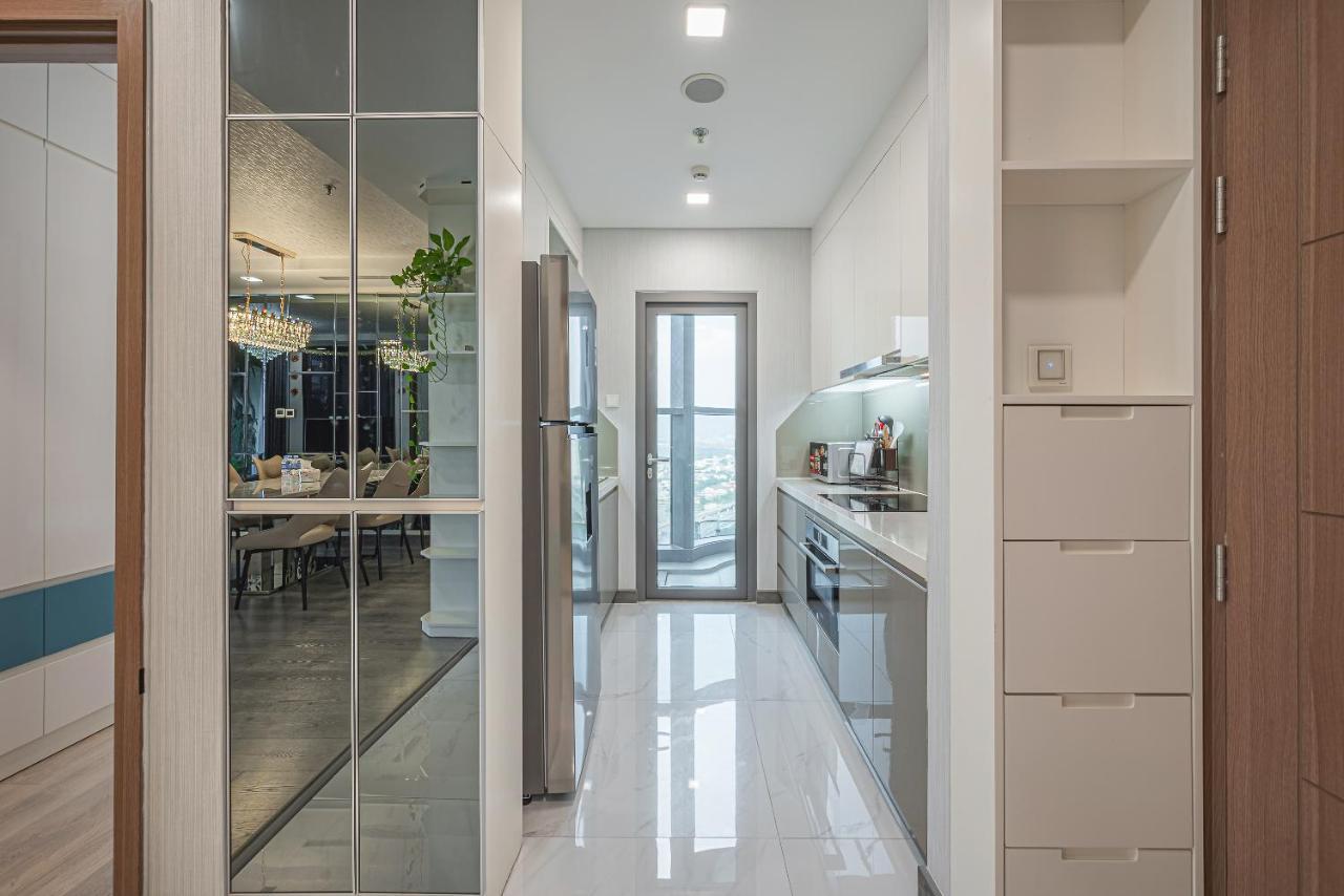 Luxe Living - Vinhomes Park Apartment
