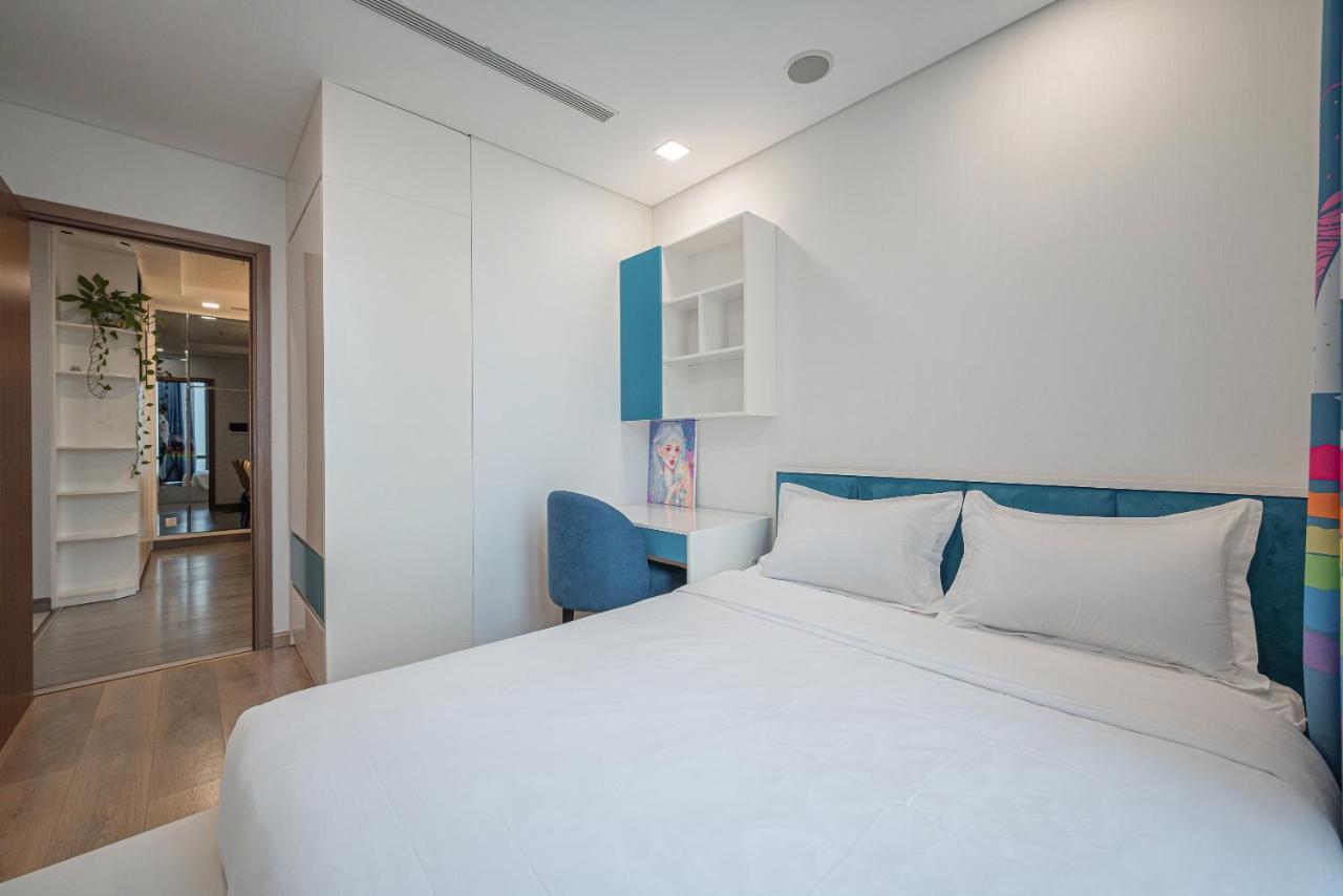 Luxe Living - Vinhomes Park Apartment Ho Chi Minh City