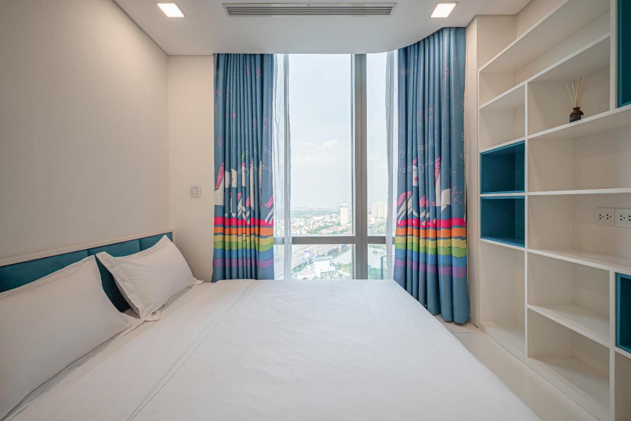 Apartment Luxe Living - Vinhomes Park Ho Chi Minh City