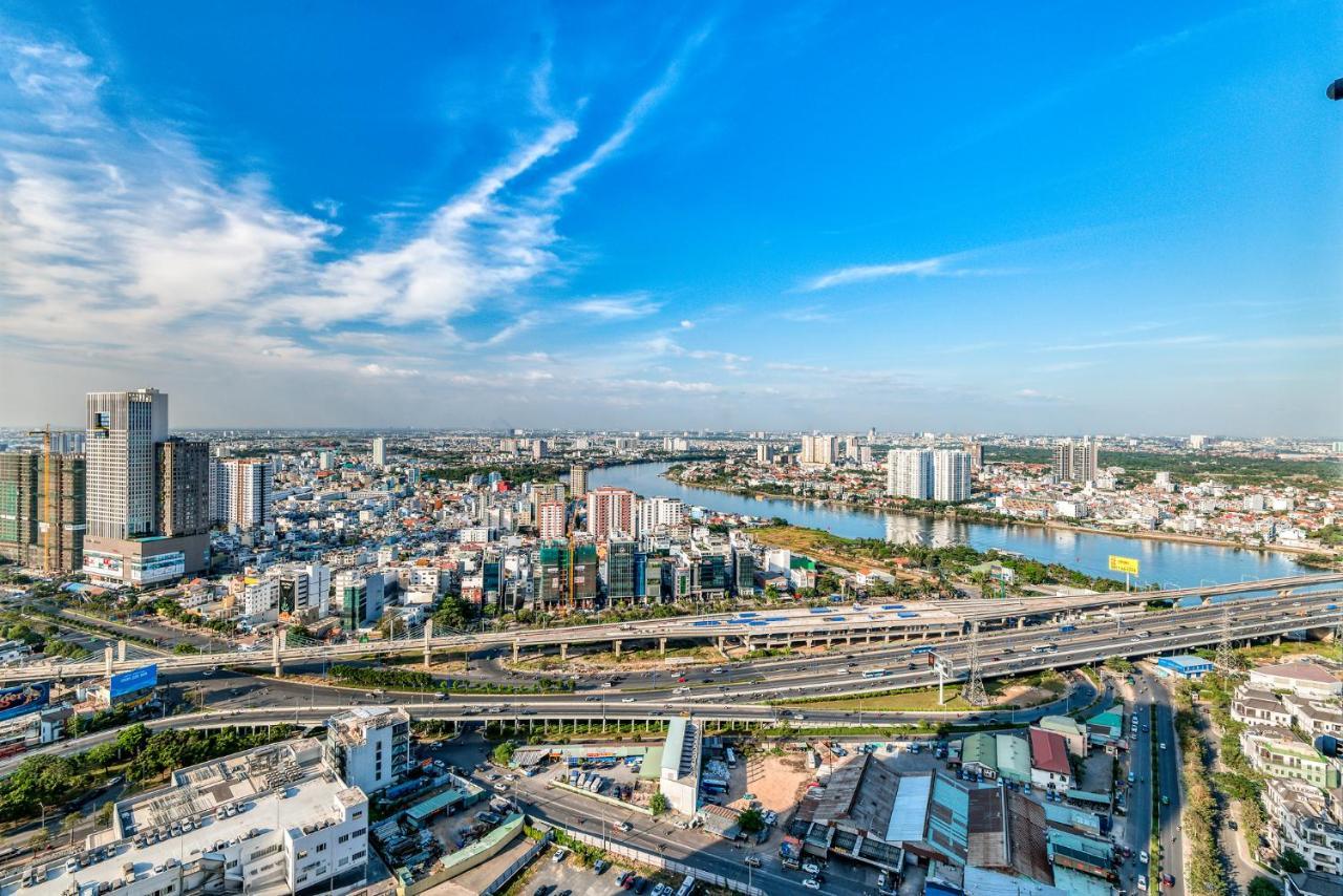 Luxe Living - Vinhomes Park Apartment