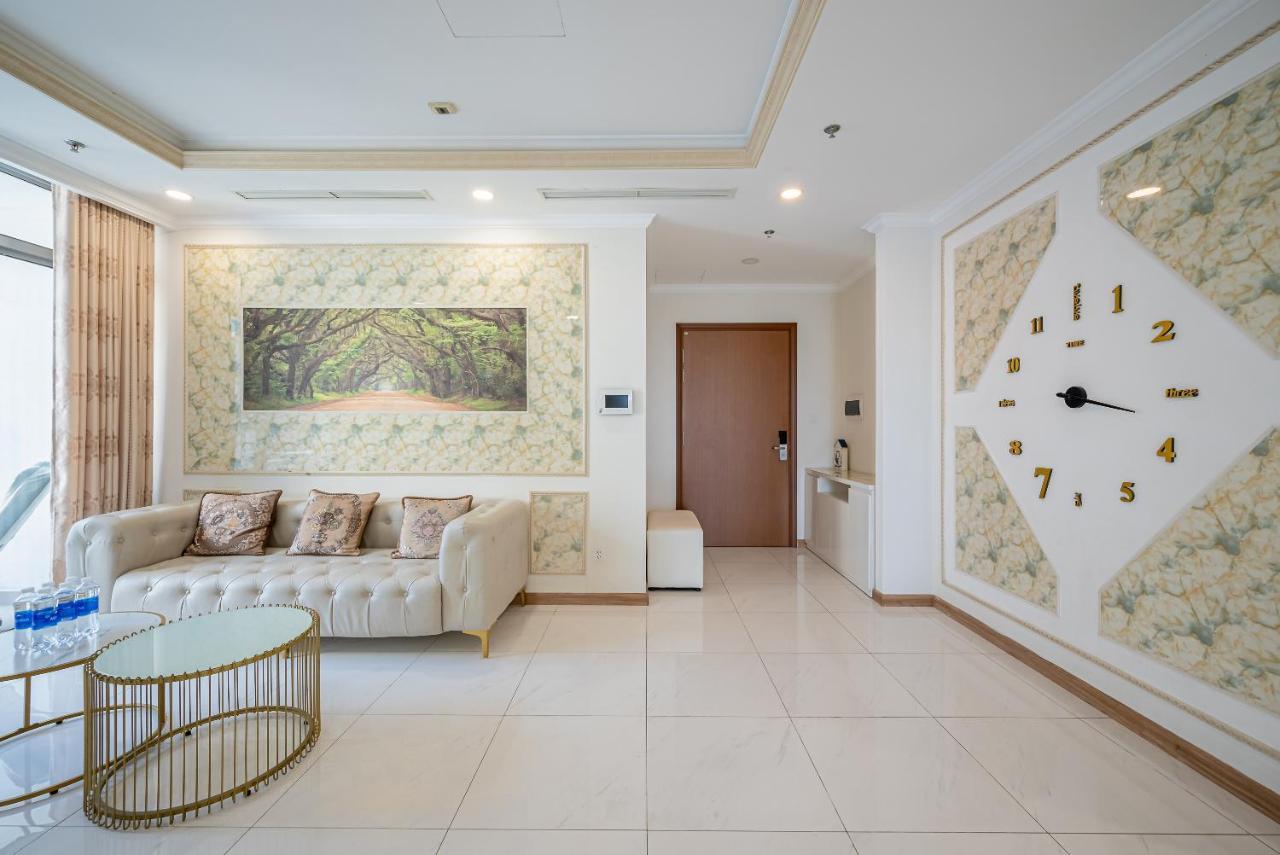 Apartment Luxe Living - Vinhomes Park Ho Chi Minh City