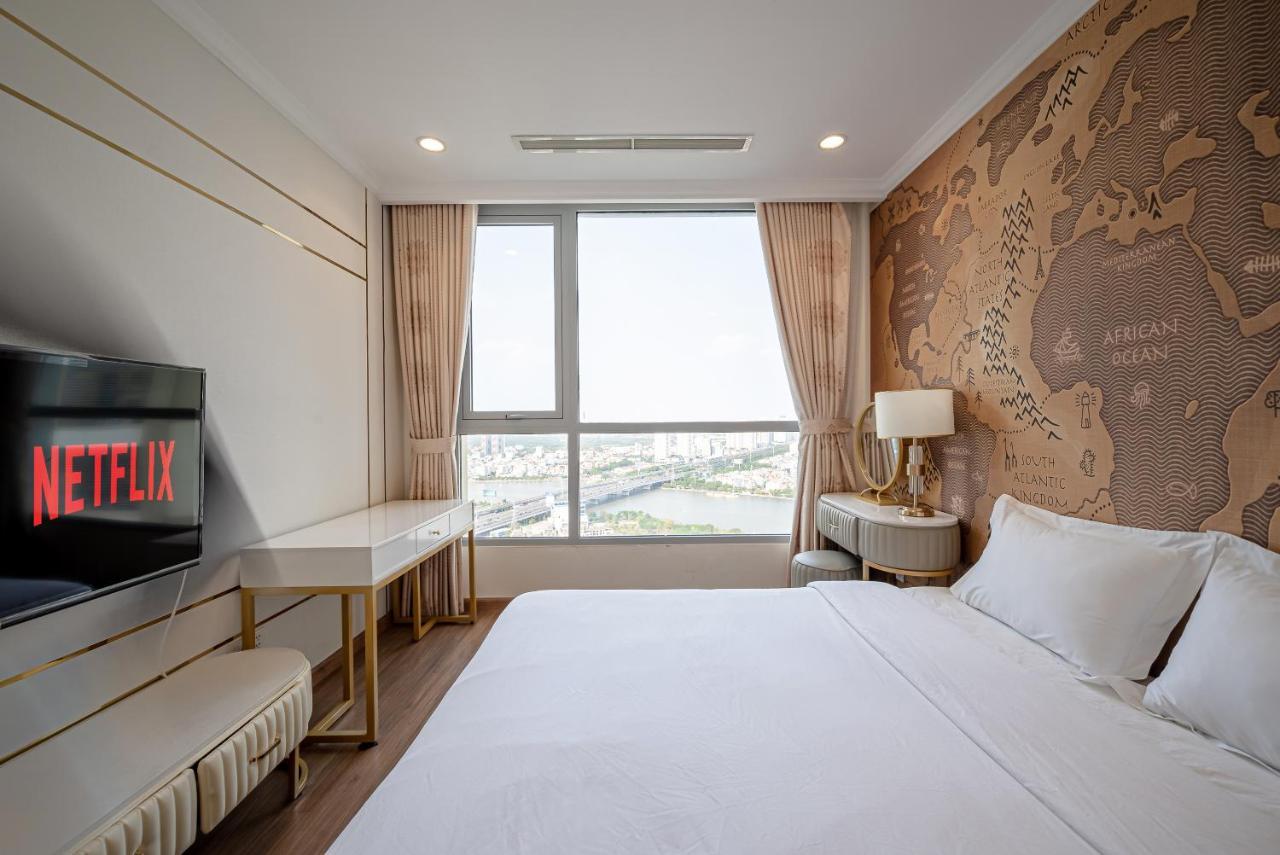 Luxe Living - Vinhomes Park * Ho Chi Minh City
