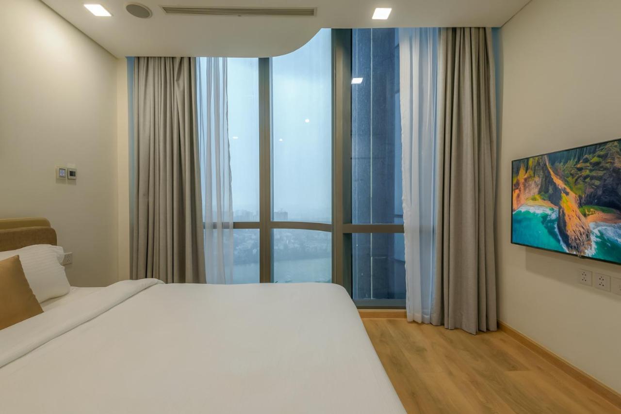 Skyline Tower Landmark 81 Apartment *