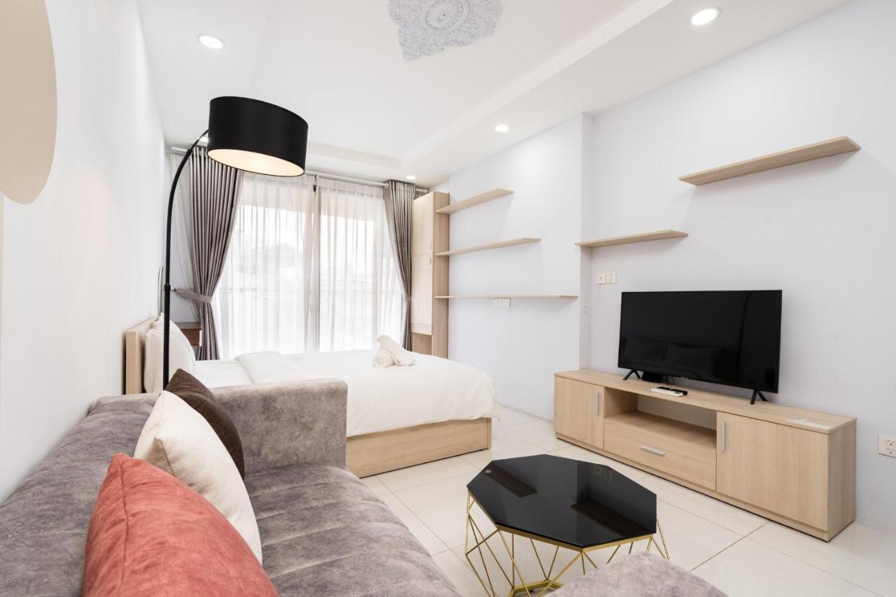 123 In Saigon Royal With Panorama View Apartment