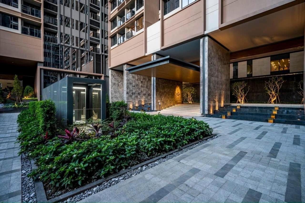 The Marq Luxury District 1 Hcmc 2masterbrs Apartment
