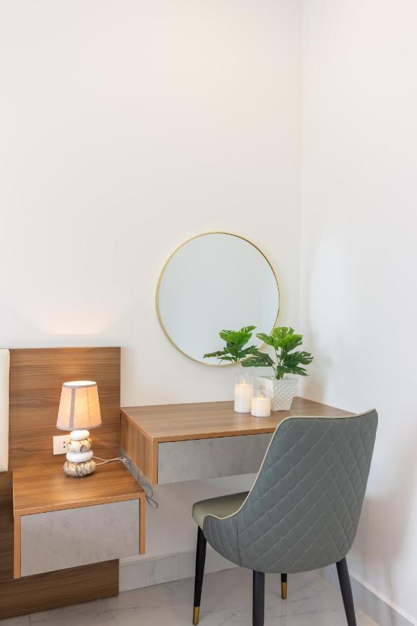 New Luxury 2br - Terra Royal Apartment