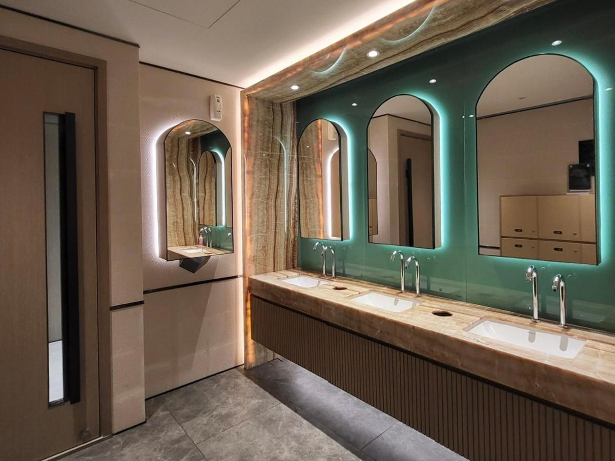 The Marq Luxury District 1 Hcmc 2masterbrs