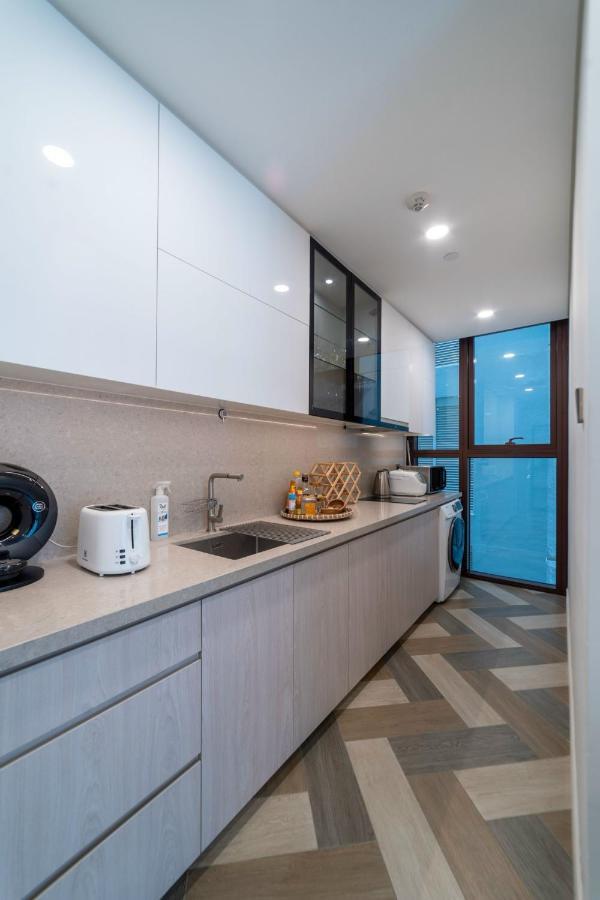 Cao House - Metropole Ba Son Saigon Apartment *