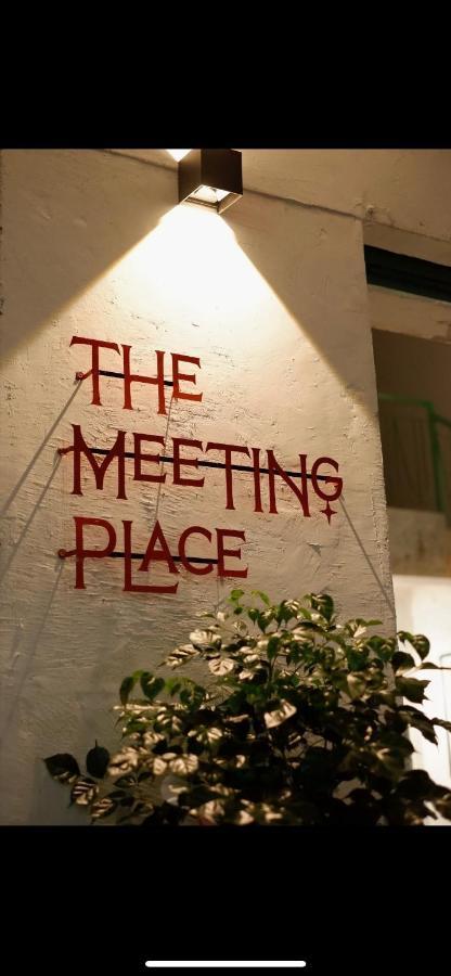 The Meeting Place * Ho Chi Minh City