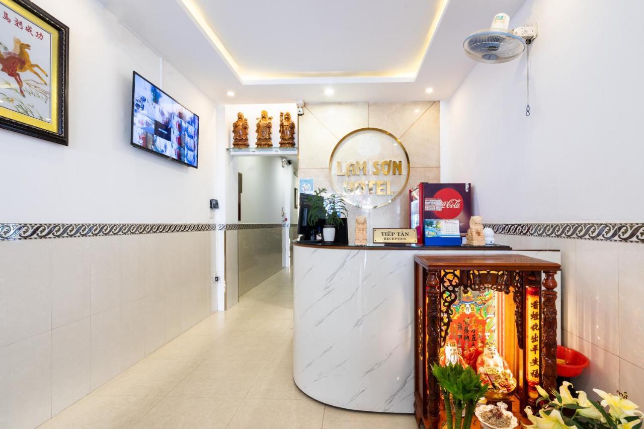 Khách sạn ân Tình