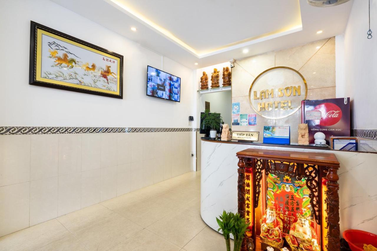 Khách sạn ân Tình